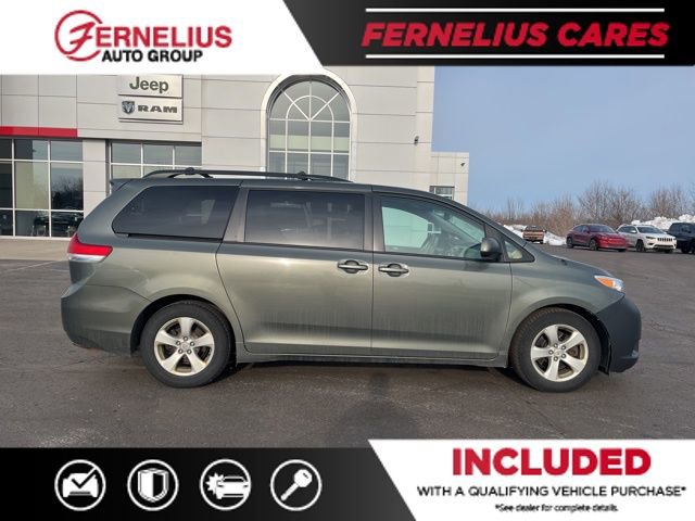 Used 2012 Toyota Sienna LE w/ Towing Pkg image 6