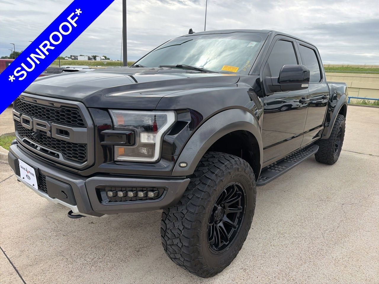 Used 2020 Ford F150 Raptor w/ Equipment Group 802A Luxury AWD/4WD image 1