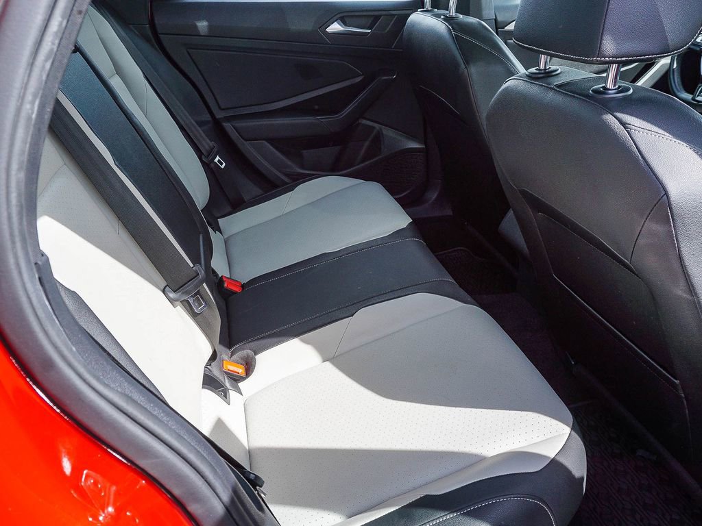 Used 2019 Volkswagen Jetta R-Line image 13