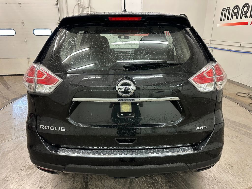 Used 2016 Nissan Rogue S AWD/4WD image 13