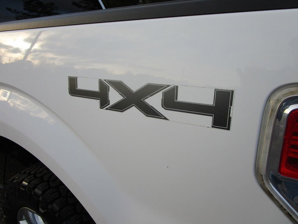 Used 2013 Ford F150 XLT w/ XLT Chrome Pkg image 14