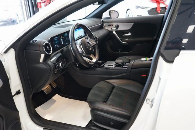 Used 2020 Mercedes-Benz CLA 250 4MATIC image 30