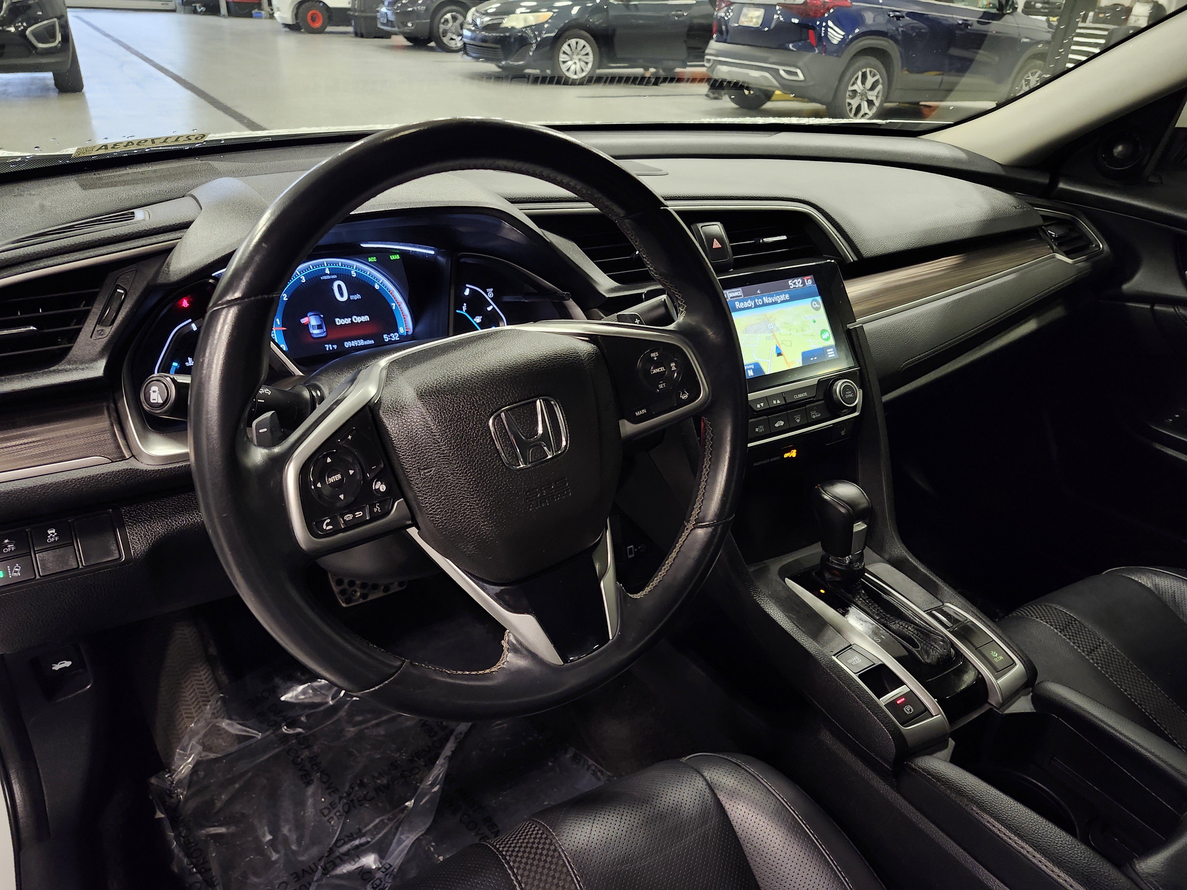 Used 2019 Honda Civic Touring image 17