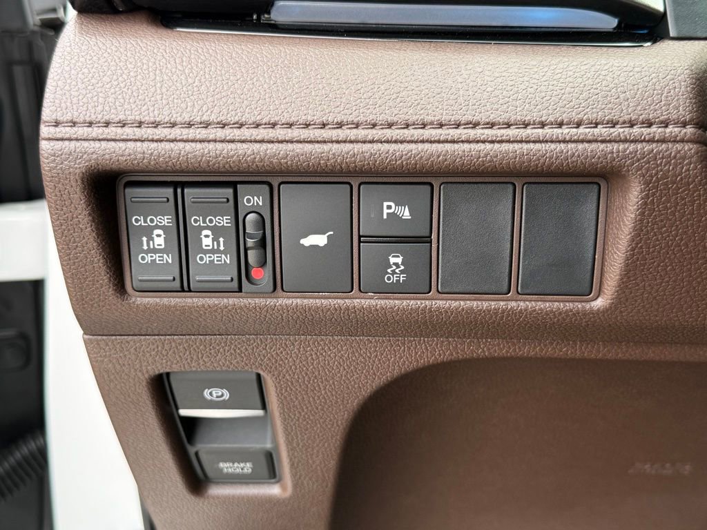 Certified 2026 Honda Odyssey Touring image 31