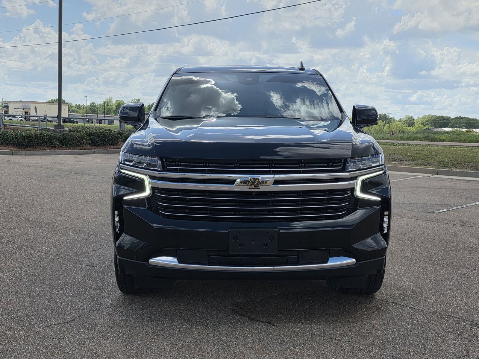 Used 2023 Chevrolet Tahoe LT w/ Luxury Package image 2