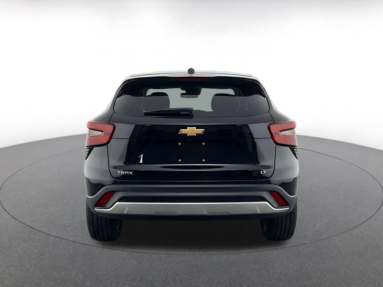 Used 2025 Chevrolet Trax LT FWD image 8