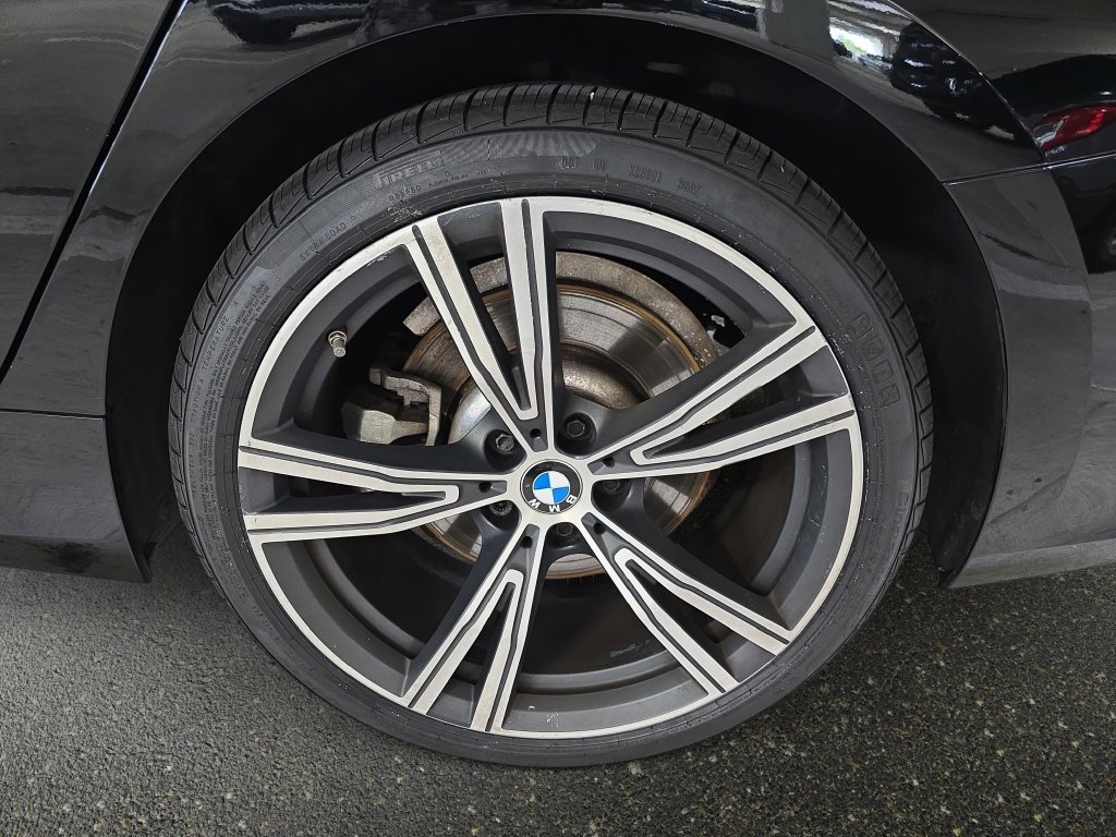 Used 2020 BMW 330i Sedan w/ Convenience Package RWD image 31
