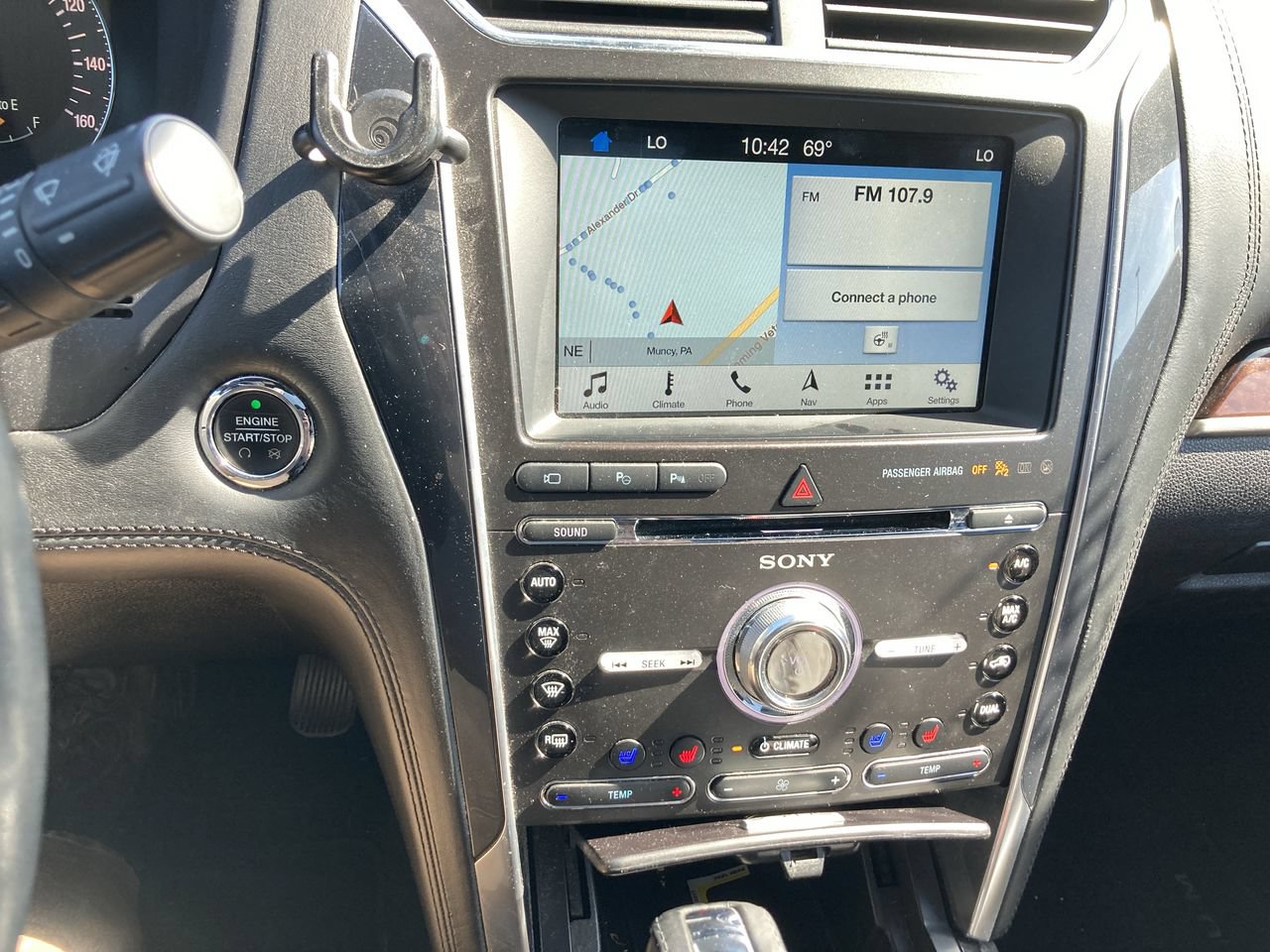 Used 2017 Ford Explorer Platinum AWD/4WD image 14