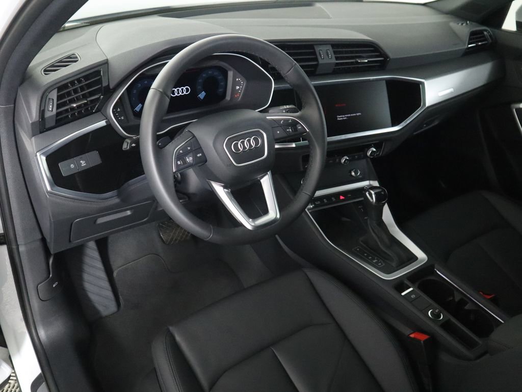 Certified 2025 Audi Q3 2.0T Premium w/ Convenience Package image 9
