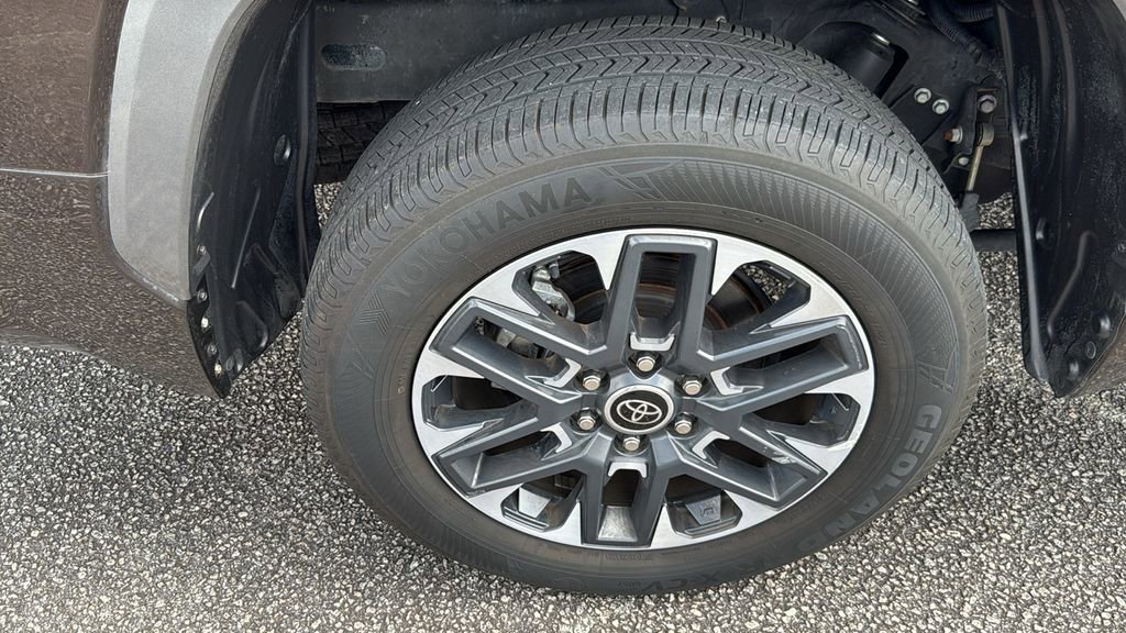 Used 2022 Toyota Tundra Limited image 9