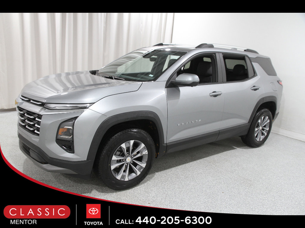 Used 2025 Chevrolet Equinox LT w/ Convenience Package II image 3