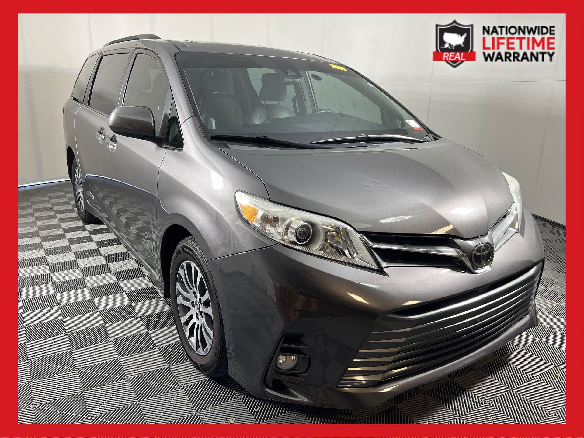 Used 2018 Toyota Sienna XLE w/ XLE Navigation Package