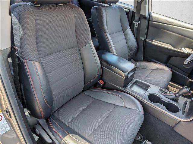 Used 2016 Toyota Camry SE FWD image 19