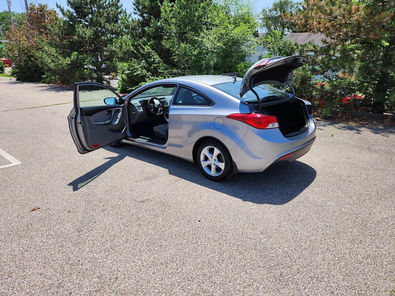 Used 2013 Hyundai Elantra FWD image 25
