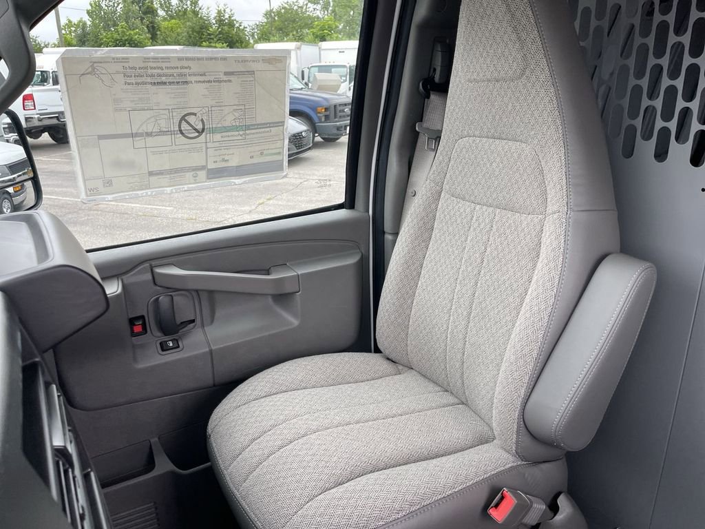 New 2025 Chevrolet Express 2500 w/ Driver Convenience Package RWD image 17