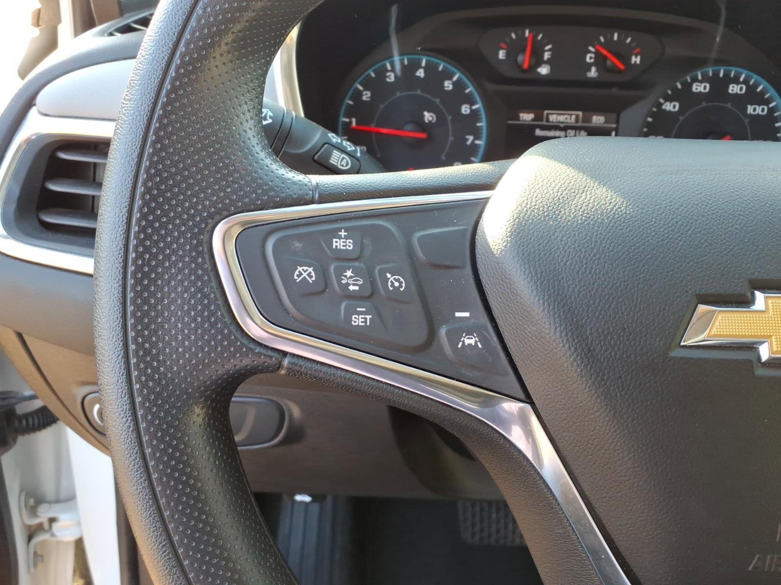 Used 2021 Chevrolet Equinox LS image 9