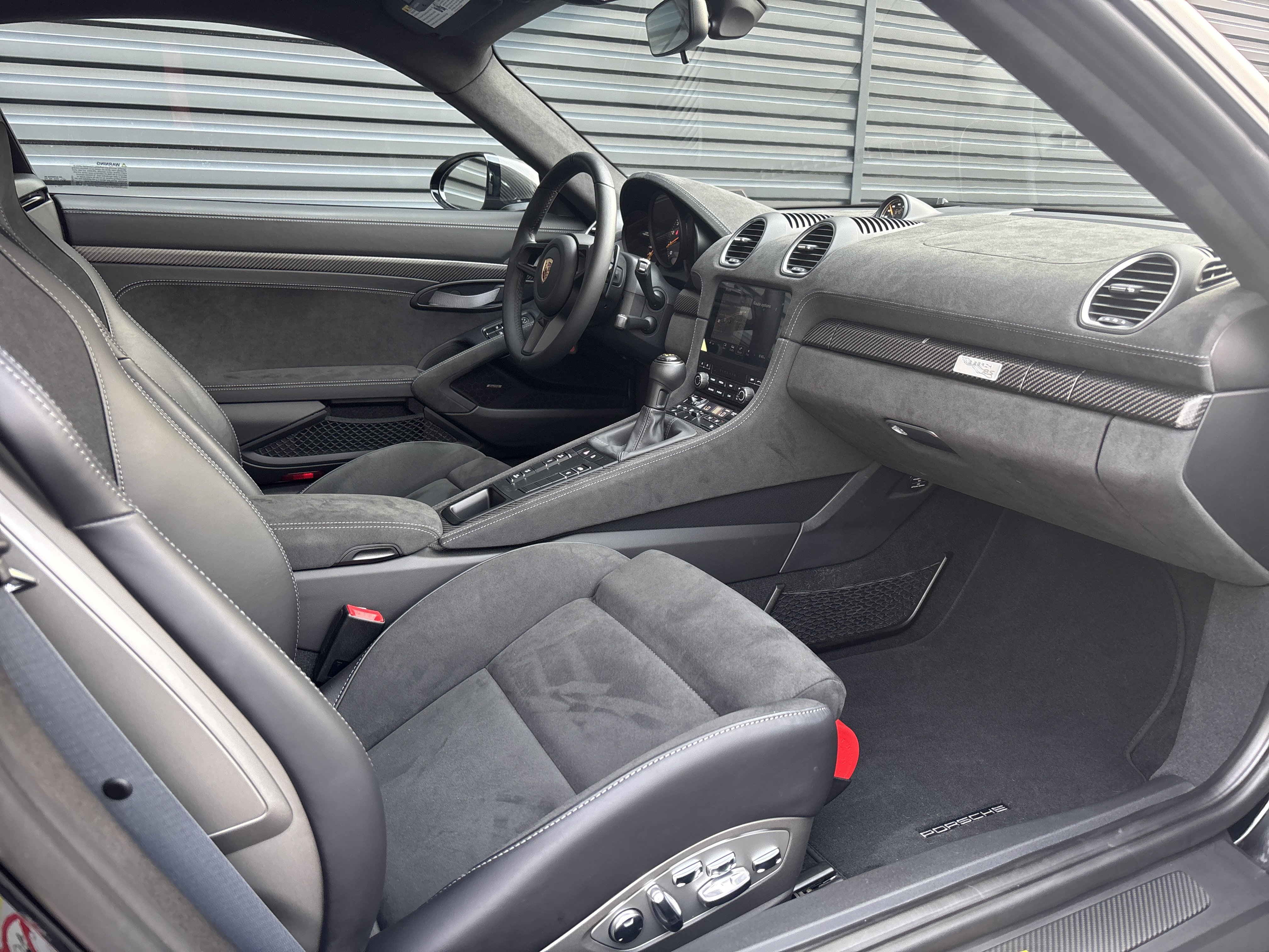 Used 2024 Porsche 718 Cayman GT4 RS RWD image 13