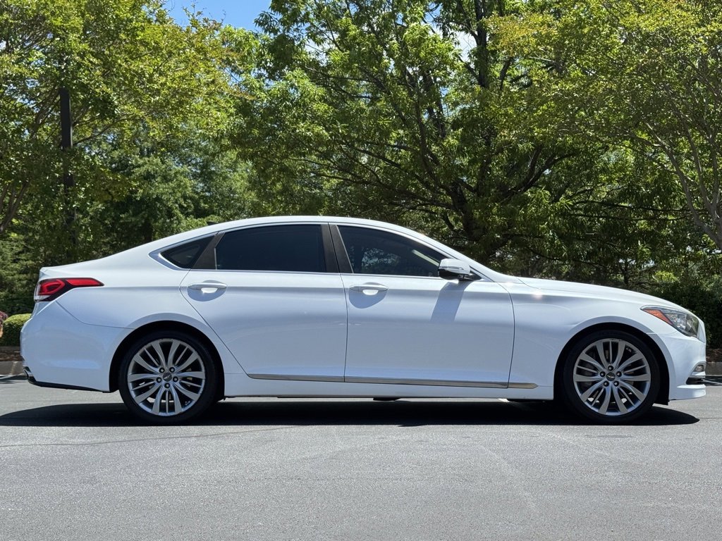Used 2015 Hyundai Genesis 5.0 image 2