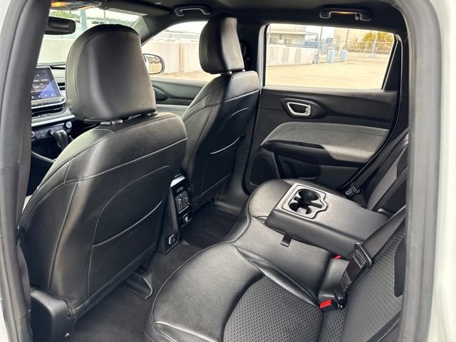 Used 2024 Jeep Compass Latitude image 22