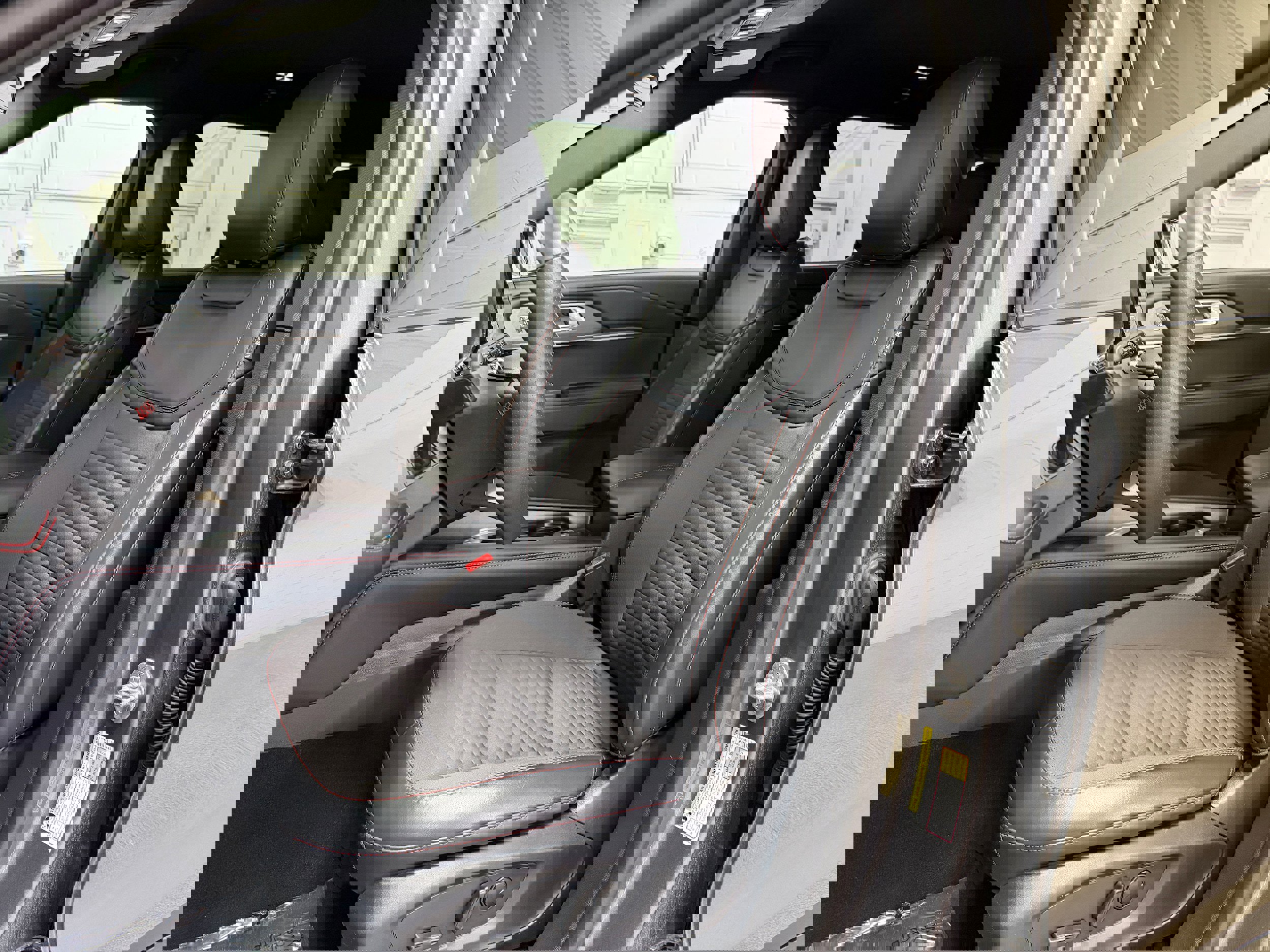 Certified 2025 Ford Explorer ST-Line image 9