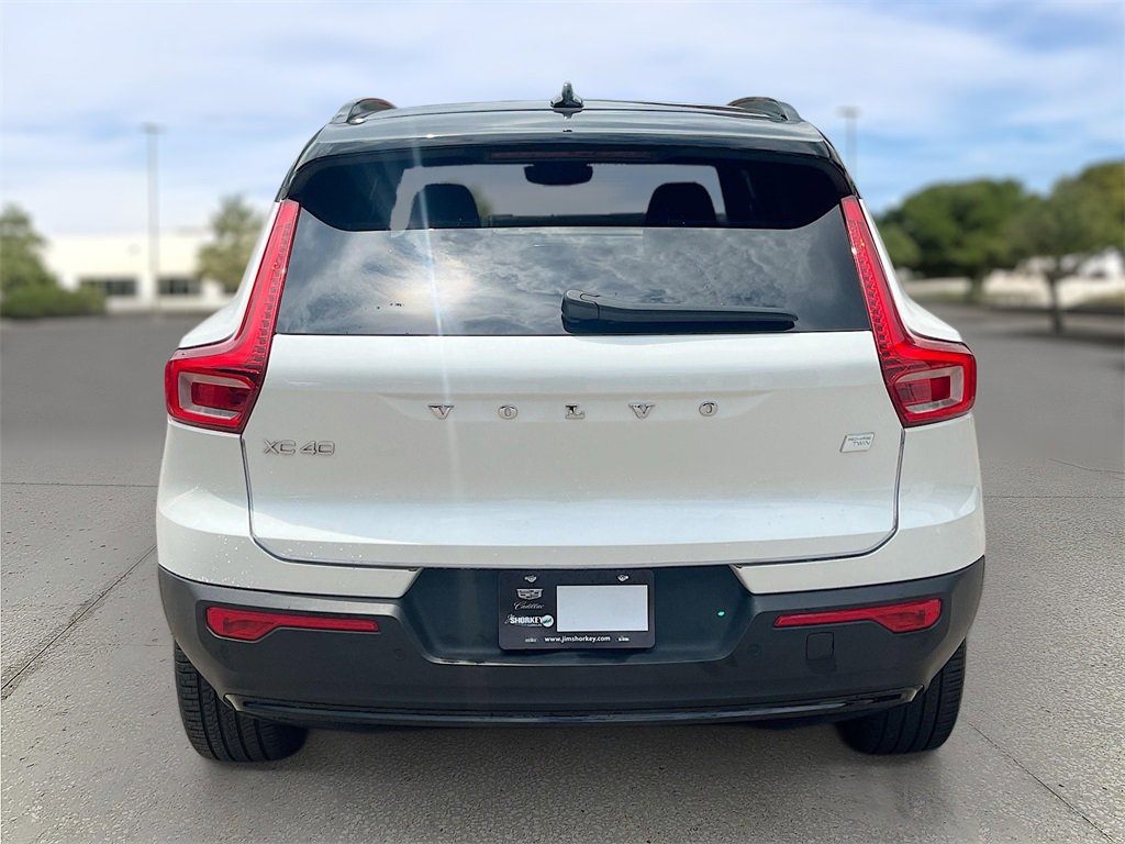 Used 2023 Volvo XC40 Recharge Ultimate image 6