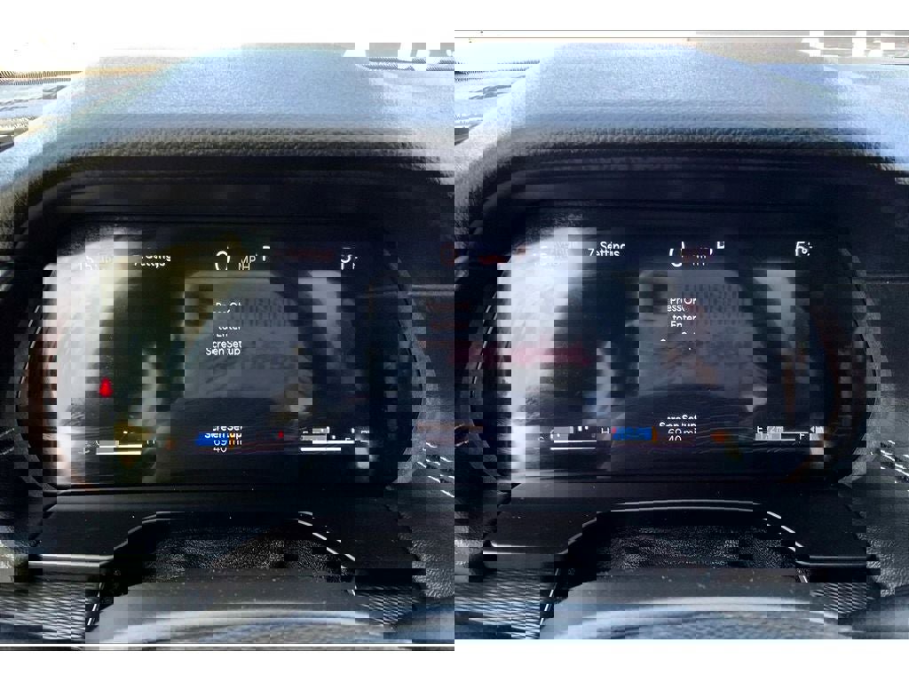 Used 2024 Jeep Grand Cherokee L Laredo image 22