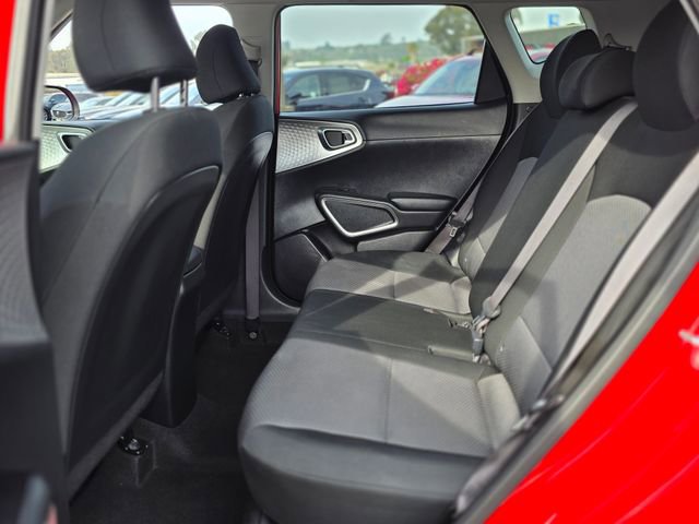 Used 2023 Kia Soul LX image 16