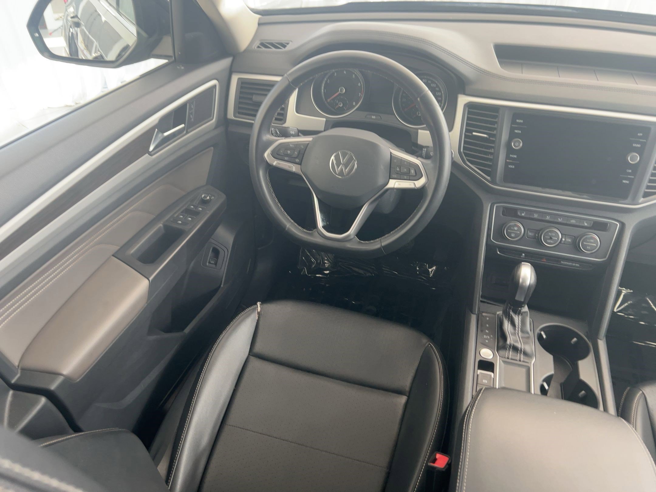 Used 2021 Volkswagen Atlas SE image 28