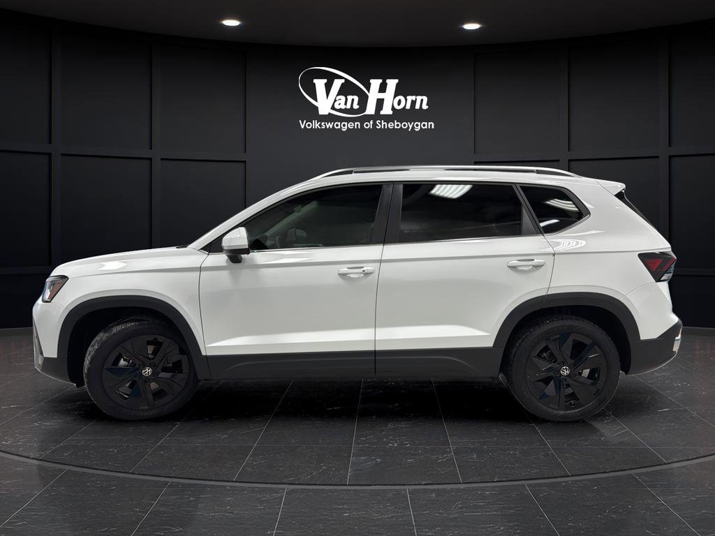Used 2025 Volkswagen Taos SE w/ Panoramic Sunroof Package image 6