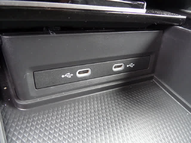 Used 2025 Volkswagen Atlas SE AWD/4WD image 11