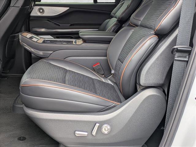 New 2025 Lincoln Navigator L Black Label image 14