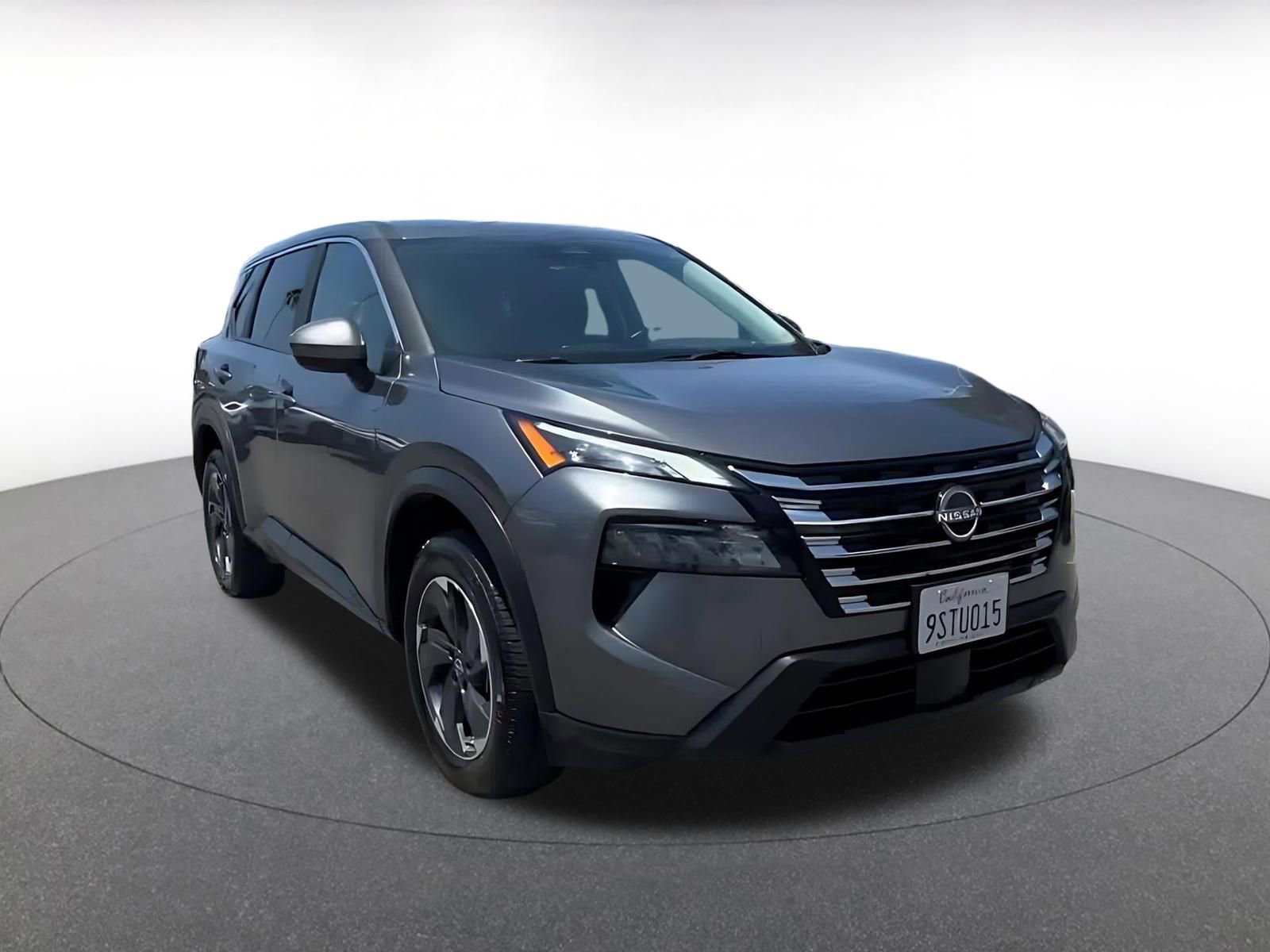 Used 2025 Nissan Rogue SV FWD image 3