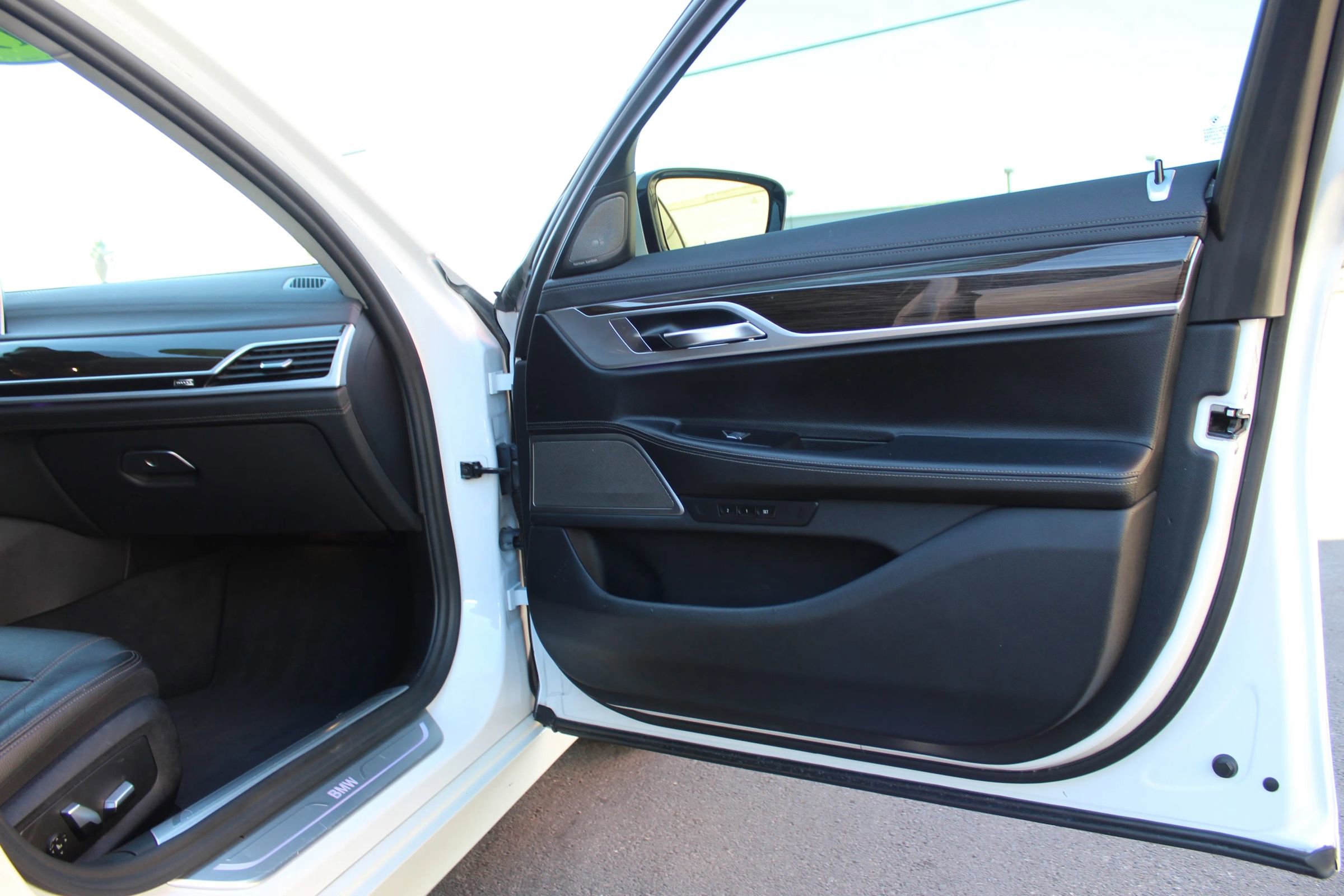 Used 2019 BMW 740i w/ Cold Weather Package image 27