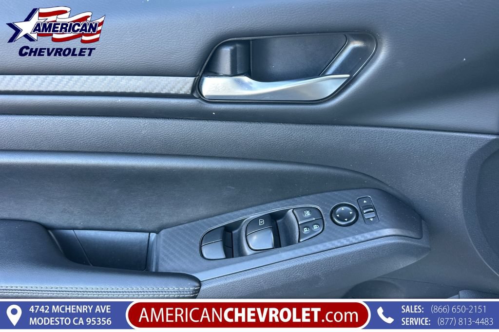 Used 2024 Nissan Altima 2.5 SV FWD image 11