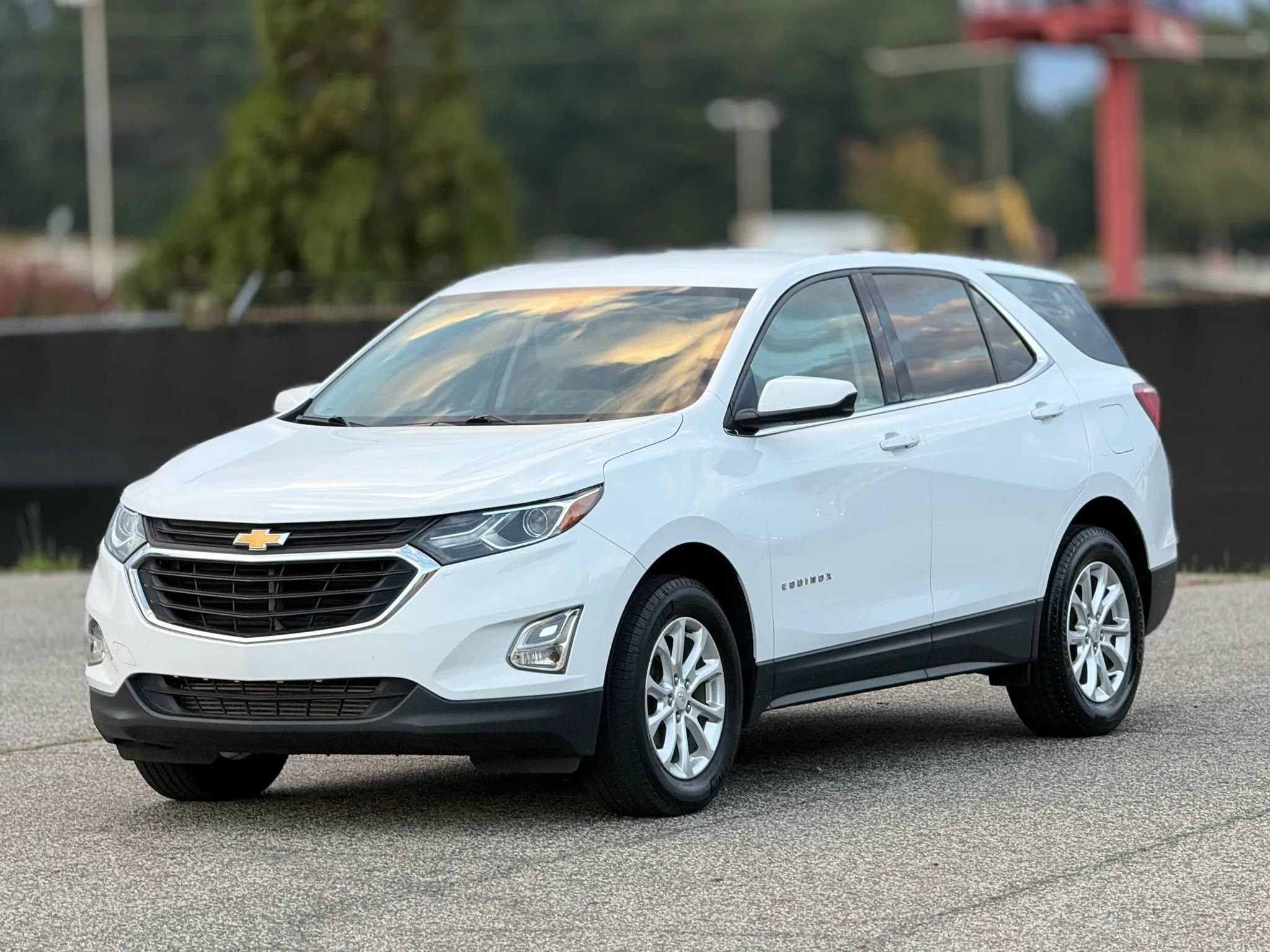 Used 2018 Chevrolet Equinox LT w/ LPO, Cargo Package AWD/4WD image 6