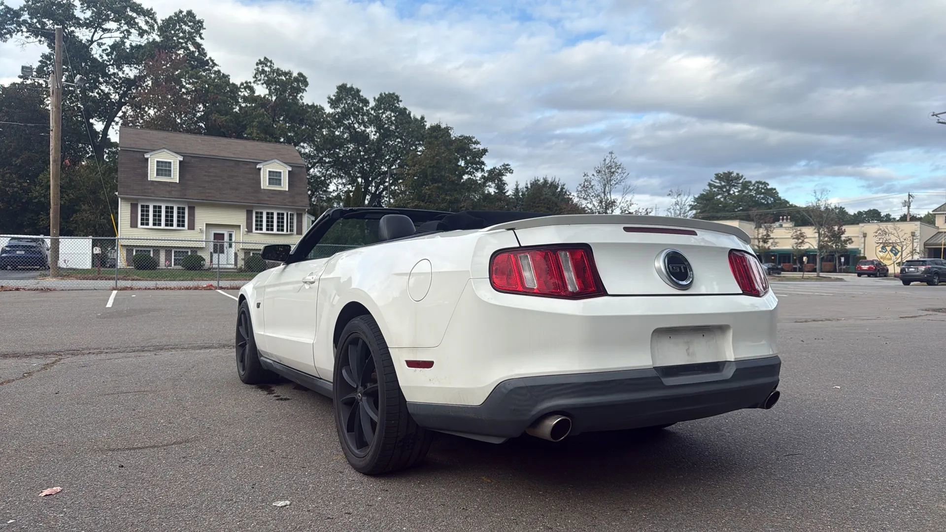 Used 2010 Ford Mustang GT Premium image 5