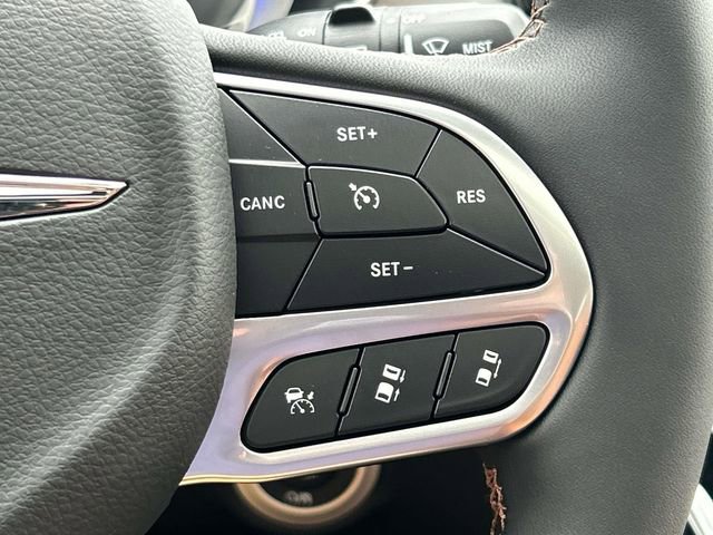 New 2026 Chrysler Pacifica Pinnacle FWD image 30