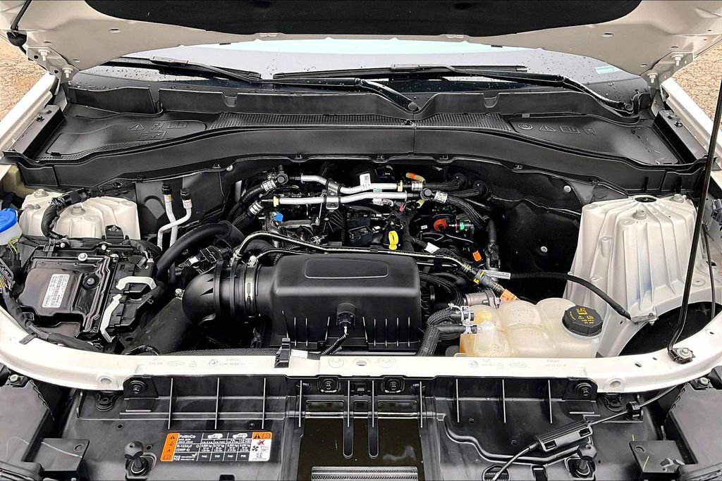Certified 2023 Ford Explorer XLT w/ Equipment Group 202A image 10
