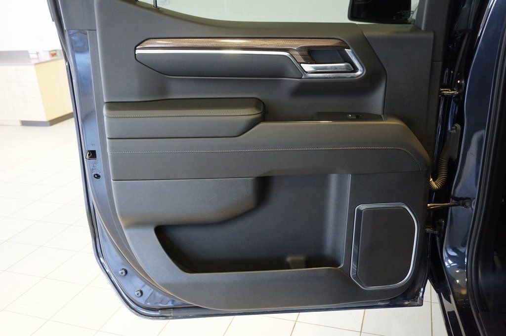 Used 2024 Chevrolet Silverado 1500 LT image 24