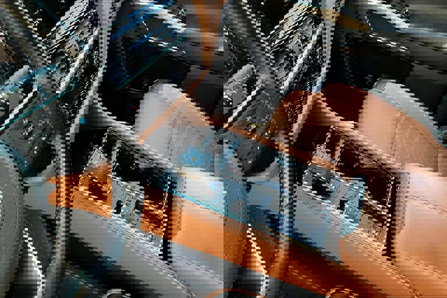 Used 2023 Nissan Pathfinder Platinum w/ Cargo Package FWD image 15