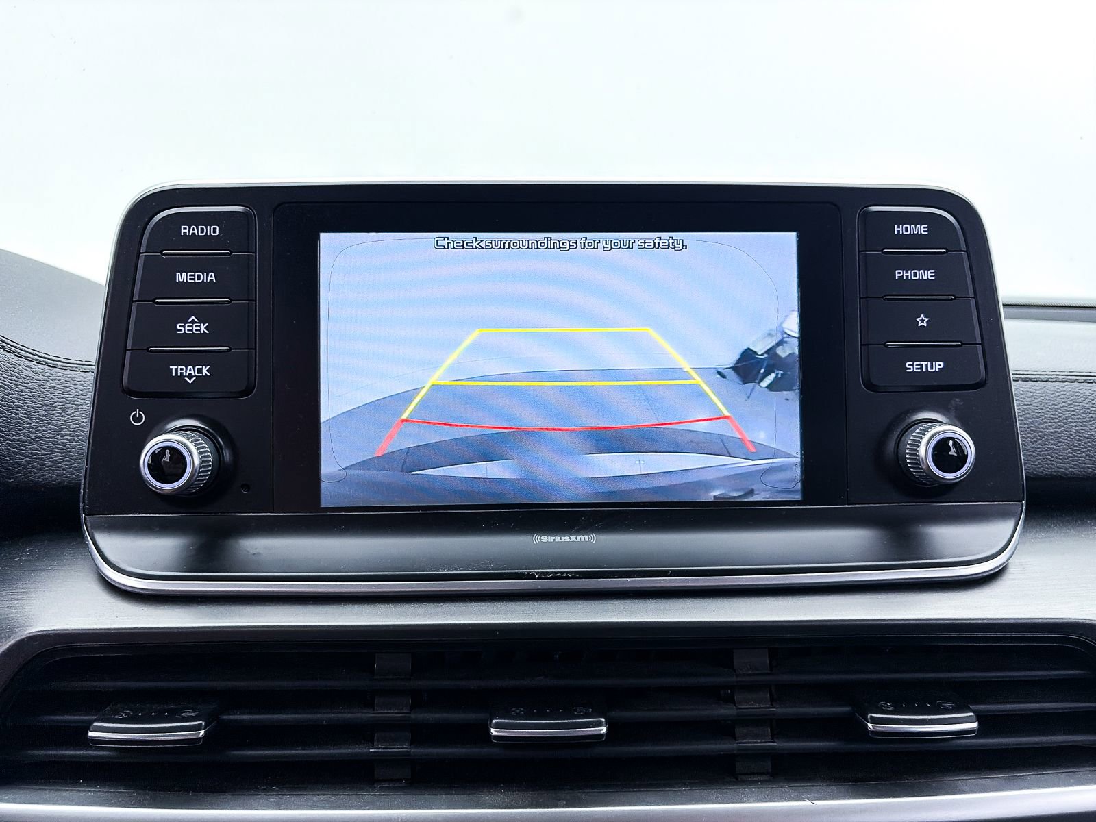 Used 2020 Kia Telluride LX AWD/4WD image 4