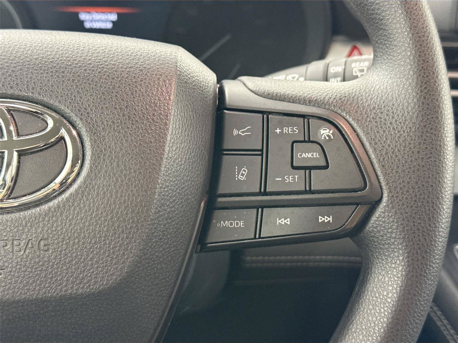 Certified 2026 Toyota Sienna LE FWD image 17