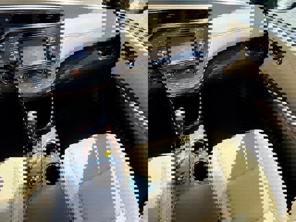 Used 2015 Toyota Avalon Limited FWD image 5