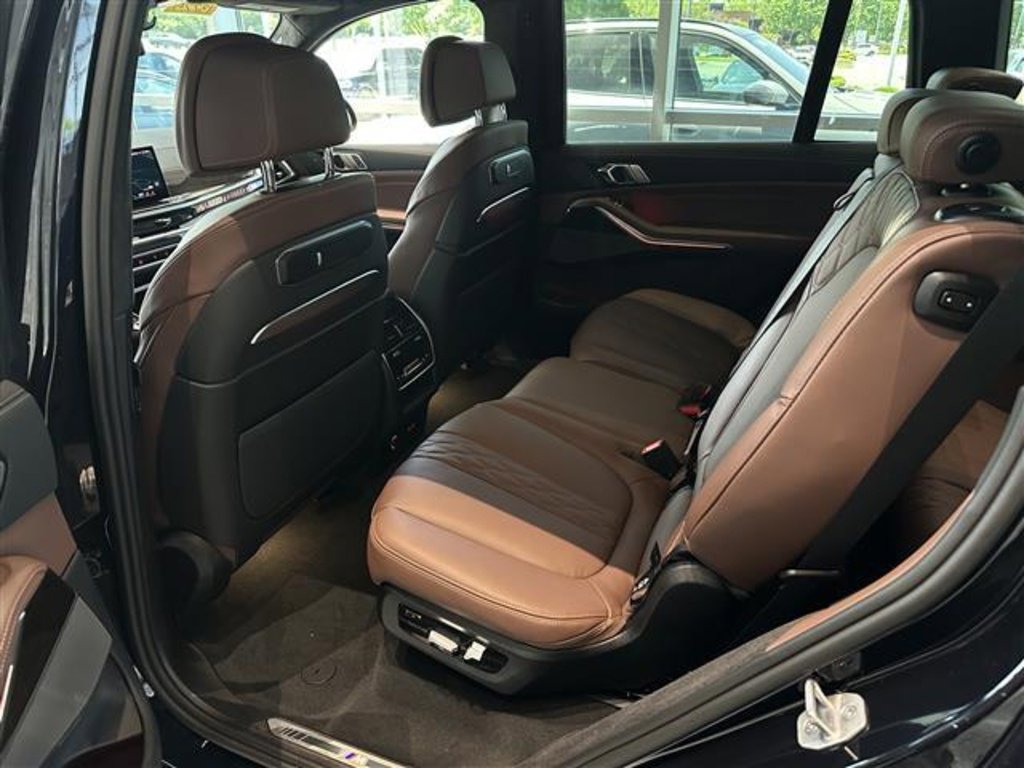 New 2025 BMW X7 M60i image 14