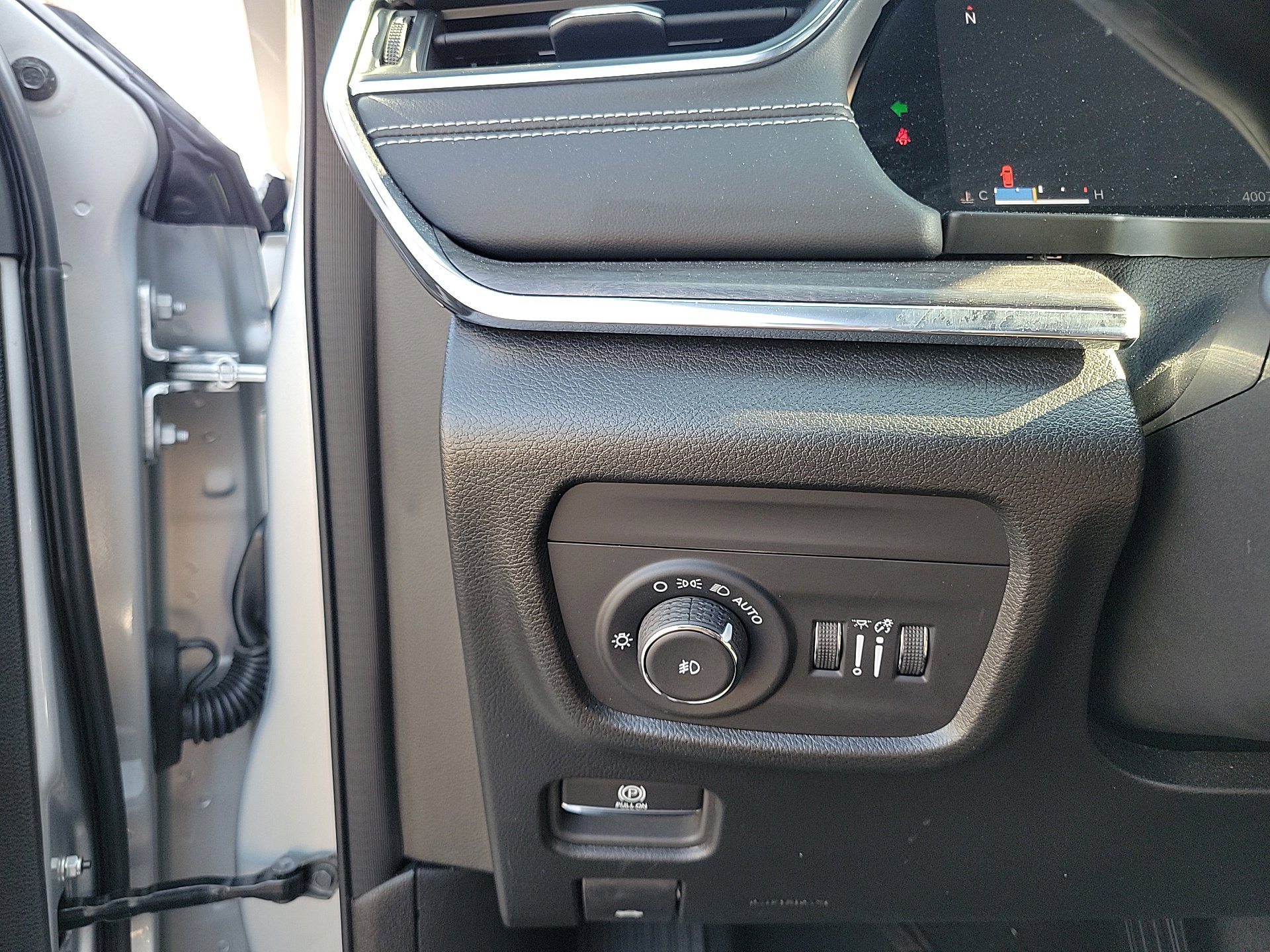 Used 2024 Jeep Grand Cherokee L Overland w/ Advanced Protech Group III image 17