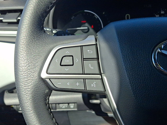 Certified 2025 Toyota Sienna XLE w/ XLE Plus Package AWD/4WD image 17
