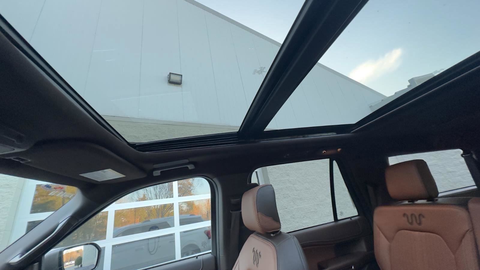 Used 2024 Ford Expedition Max King Ranch image 24