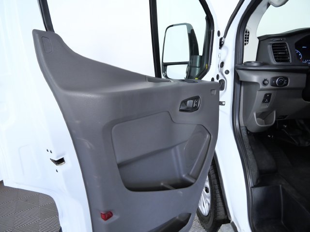 Certified 2025 Ford Transit 250 Low Roof w/ Exterior Upgrade Package RWD image 15