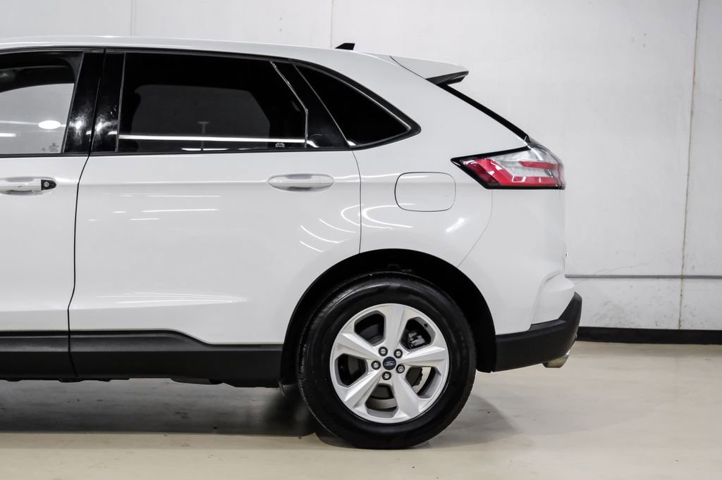 Used 2019 Ford Edge SE image 12