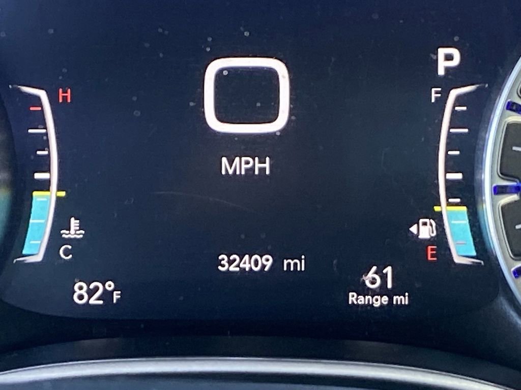 Used 2024 Chrysler Pacifica Touring FWD image 35
